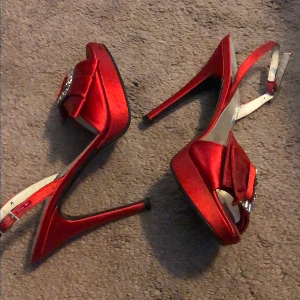 Red Statin Stuart Weizman Sandals - image 6